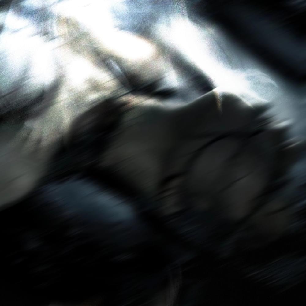 Album cover art for "Loin de toi" by marilyn