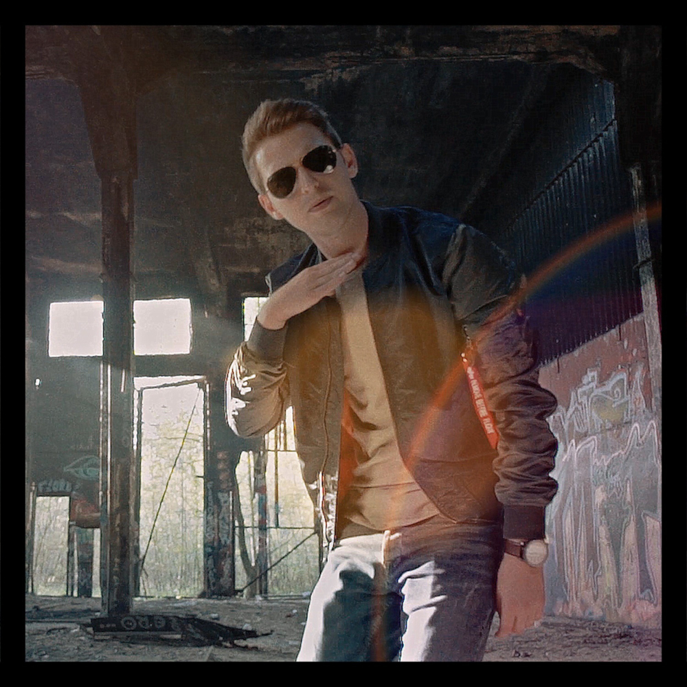 Album cover art for "Phantombild" by Johnny Diggson