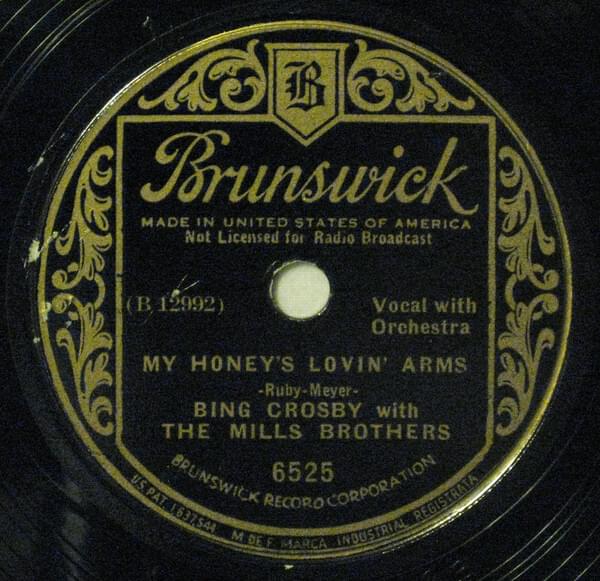 Album cover art for "My Honey’s Lovin’ Arms" by Bing Crosby