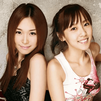 Photo of 愛内里菜＆三枝夕夏 (Rina Aiuchi & U-ka Saegusa)