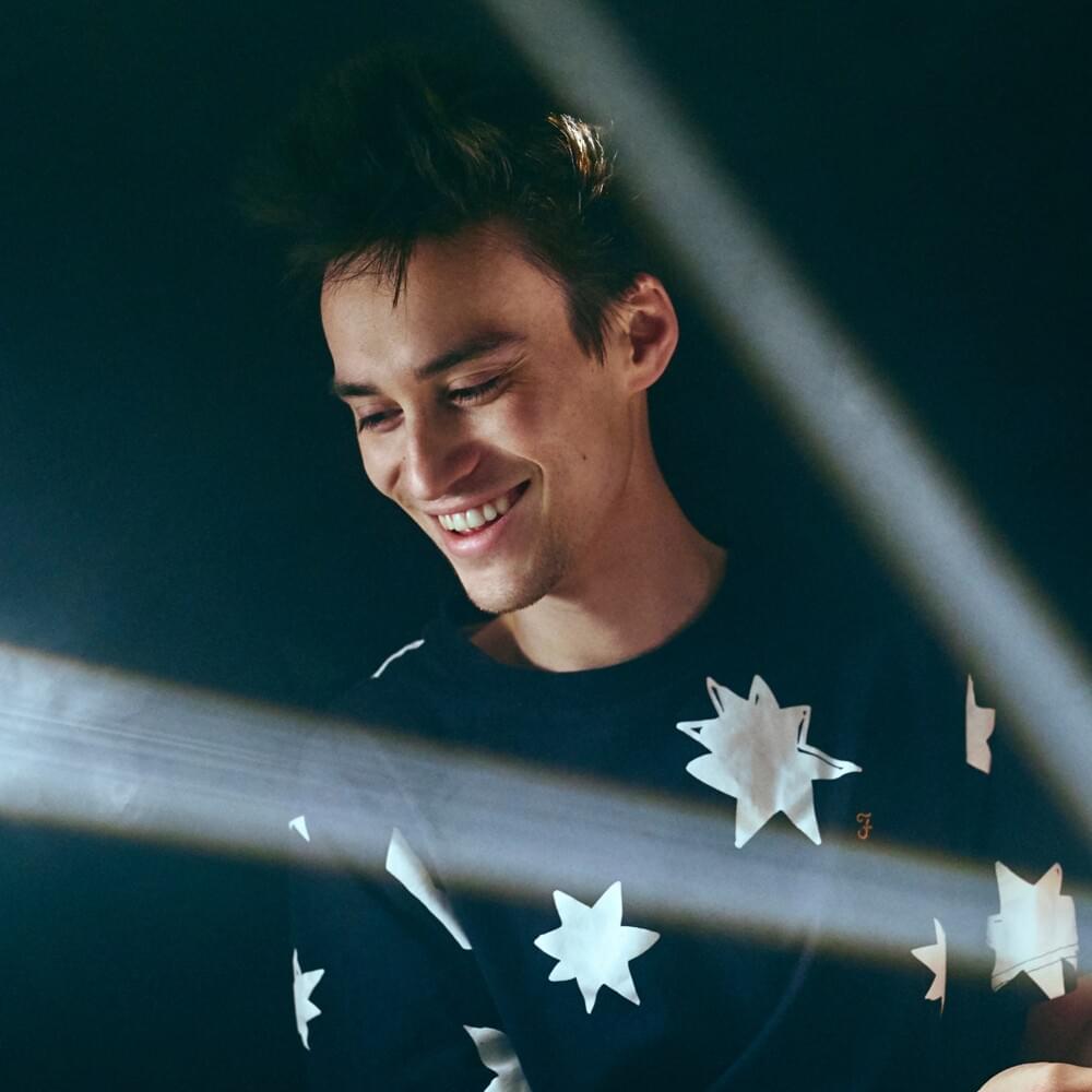 Jacob Collier Profile Picture Photo of Jacob Collier