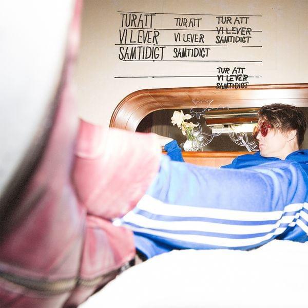 Album cover art for "Tur att vi lever samtidigt" by Markus Krunegård