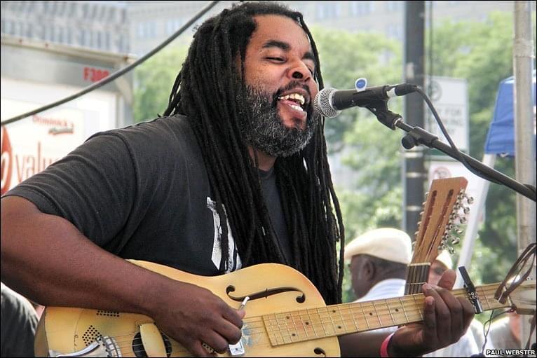 Alvin Youngblood Hart Profile Picture Photo of Alvin Youngblood Hart