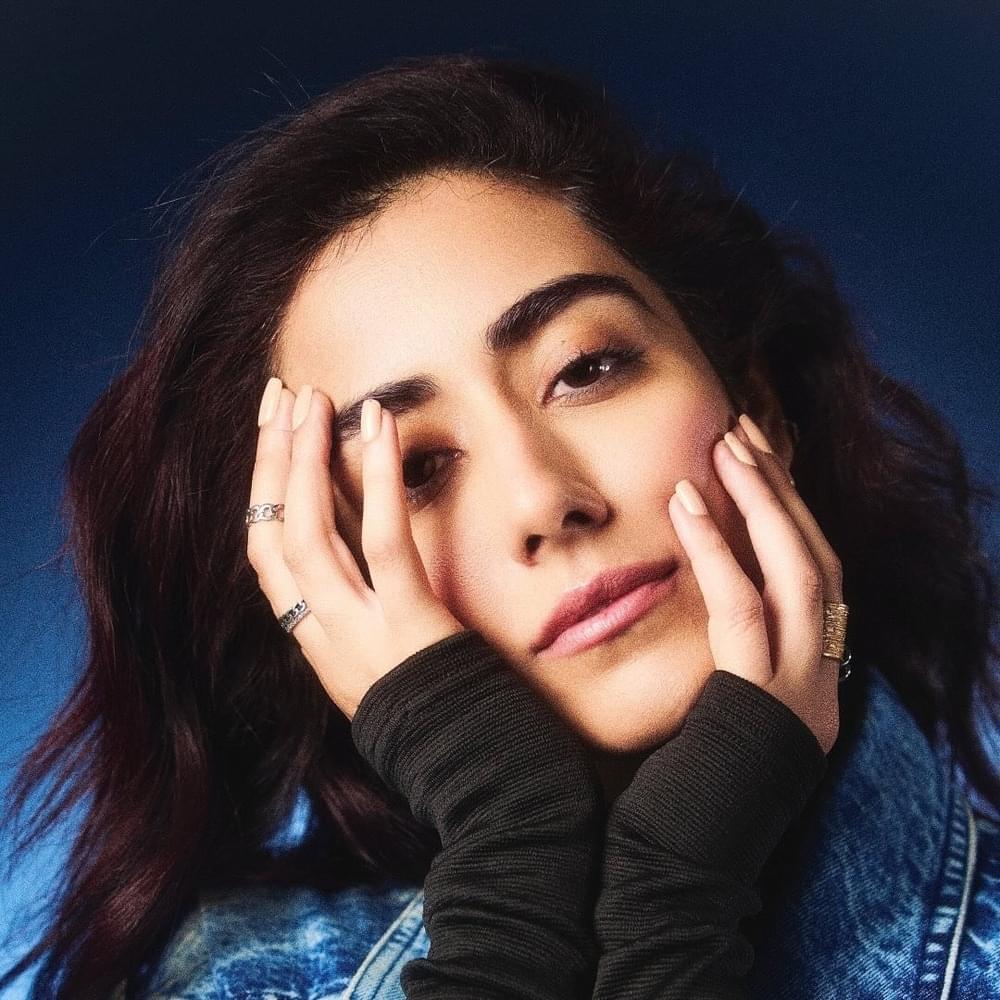 Jonita Gandhi Profile Picture Photo of Jonita Gandhi