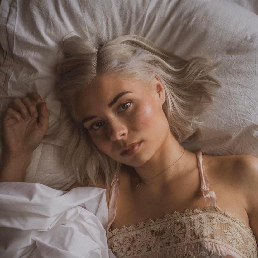 Photo of Nina Nesbitt