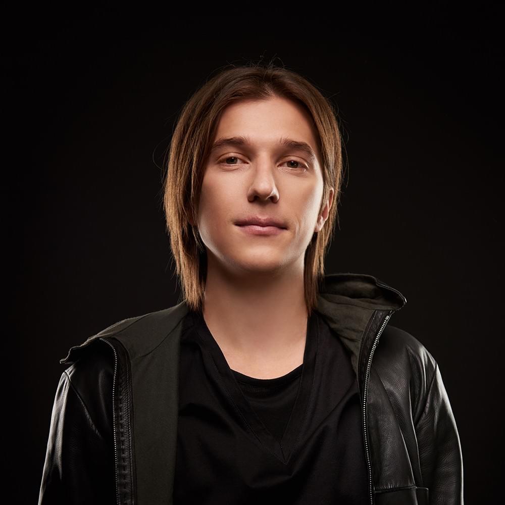 Cover image for Shapov