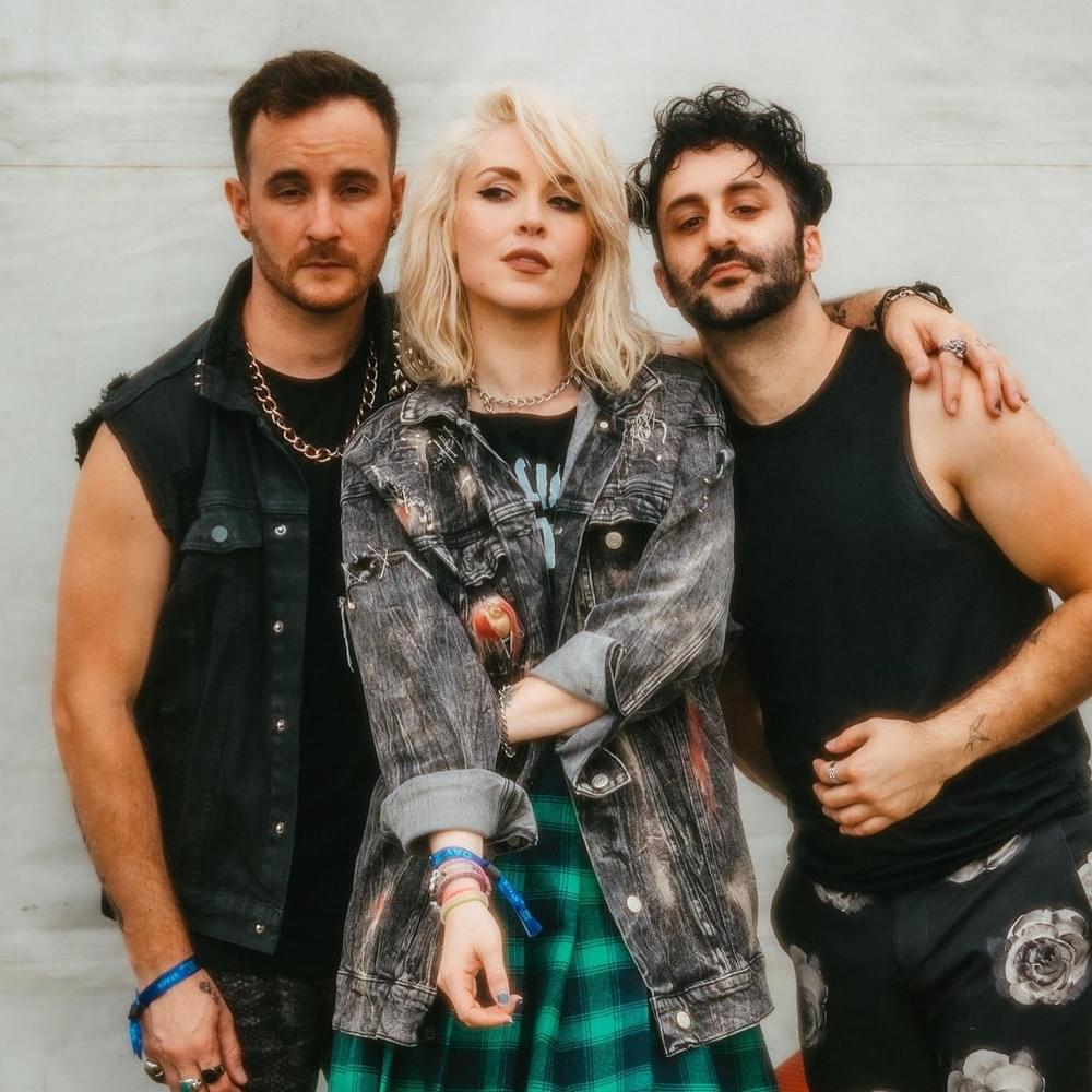 Cover image for The Foxies