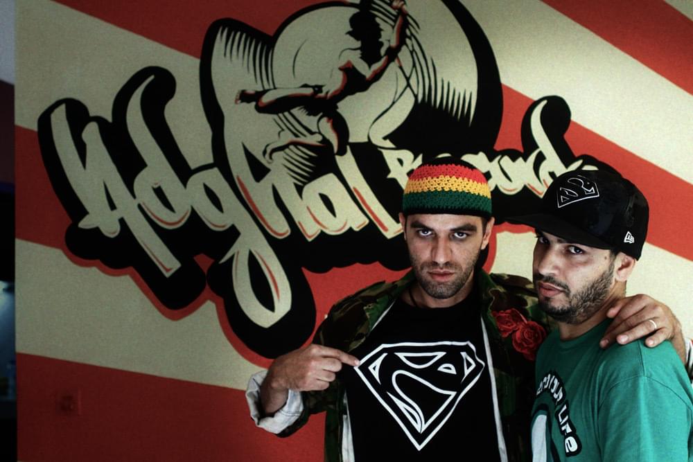 Album cover art for "3andou hadja ygoulha" by Lmoutchou (Mobydick) & Rabah Donquishoot (رابح)