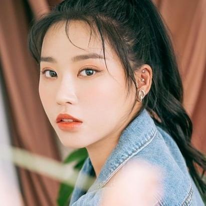 Cover image for MA EUN JIN (마은진)