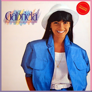 Que Me Importa O Mundo by Gabriela Targa