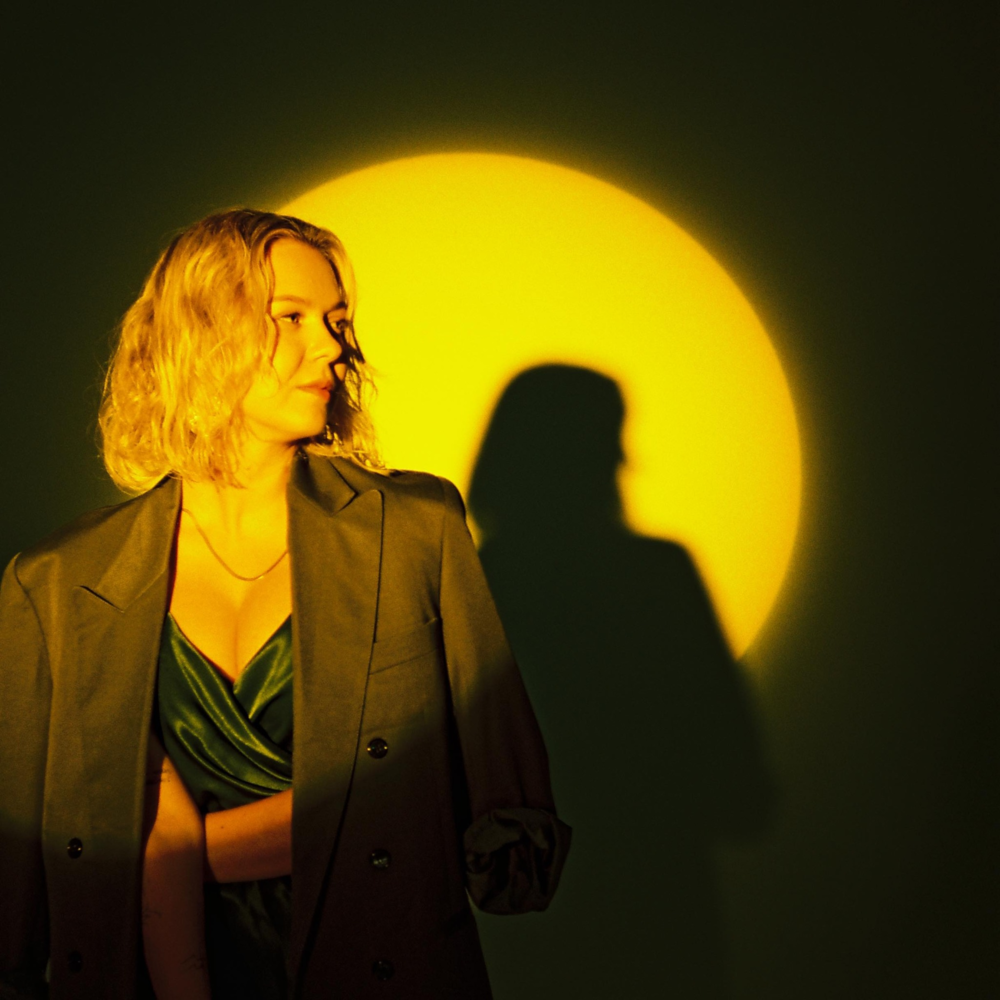 Album cover art for "Paskutinįkart" by Monika Linkytė