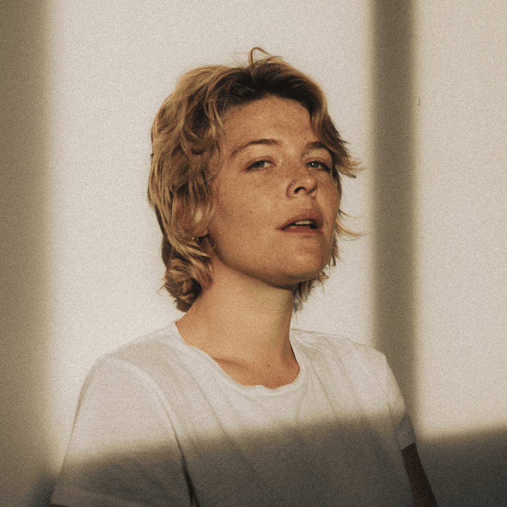 Maggie Rogers Profile Picture Photo of Maggie Rogers