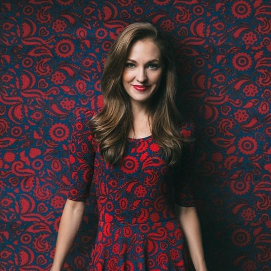 Photo of Laura Osnes