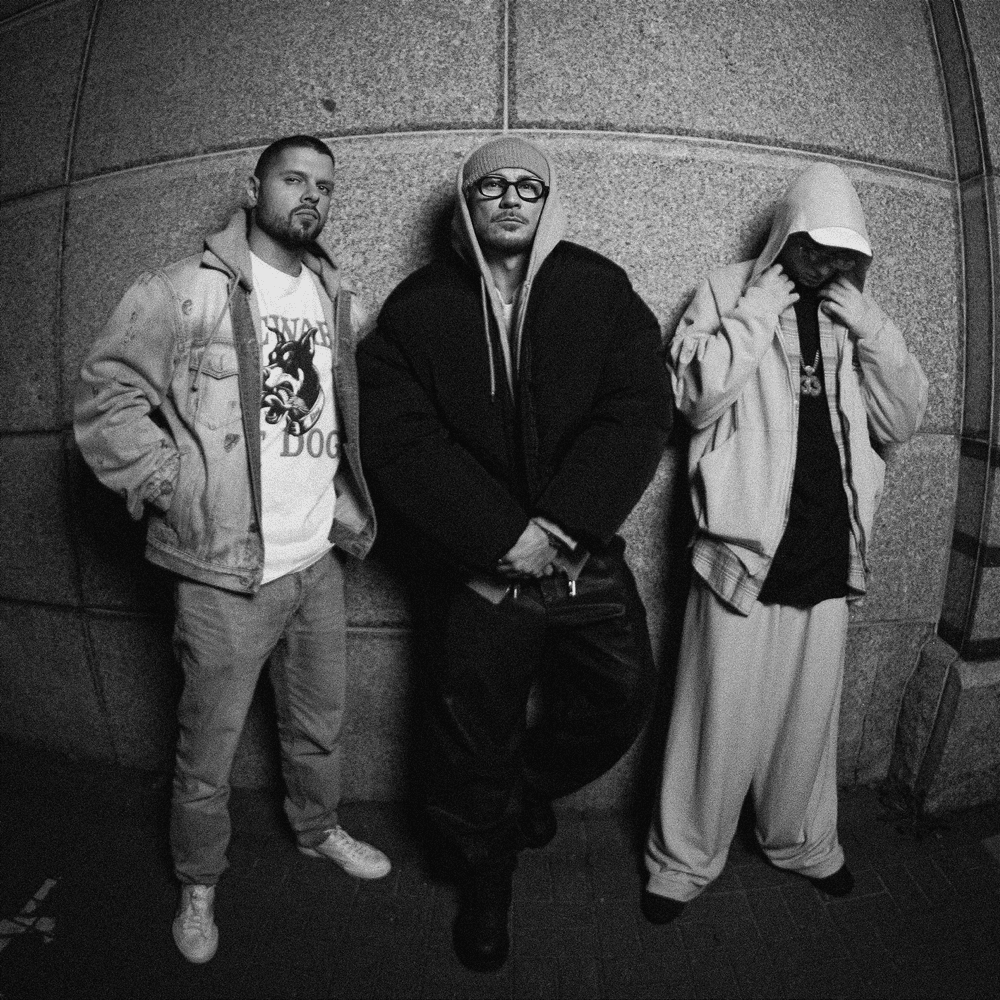 Album cover art for "Plan B" by Pezet & Mata & Kaz Bałagane