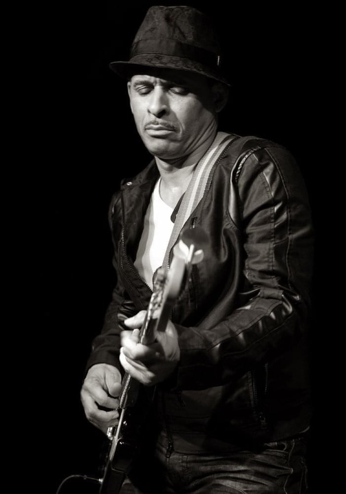 Keni Burke Profile Picture Photo of Keni Burke