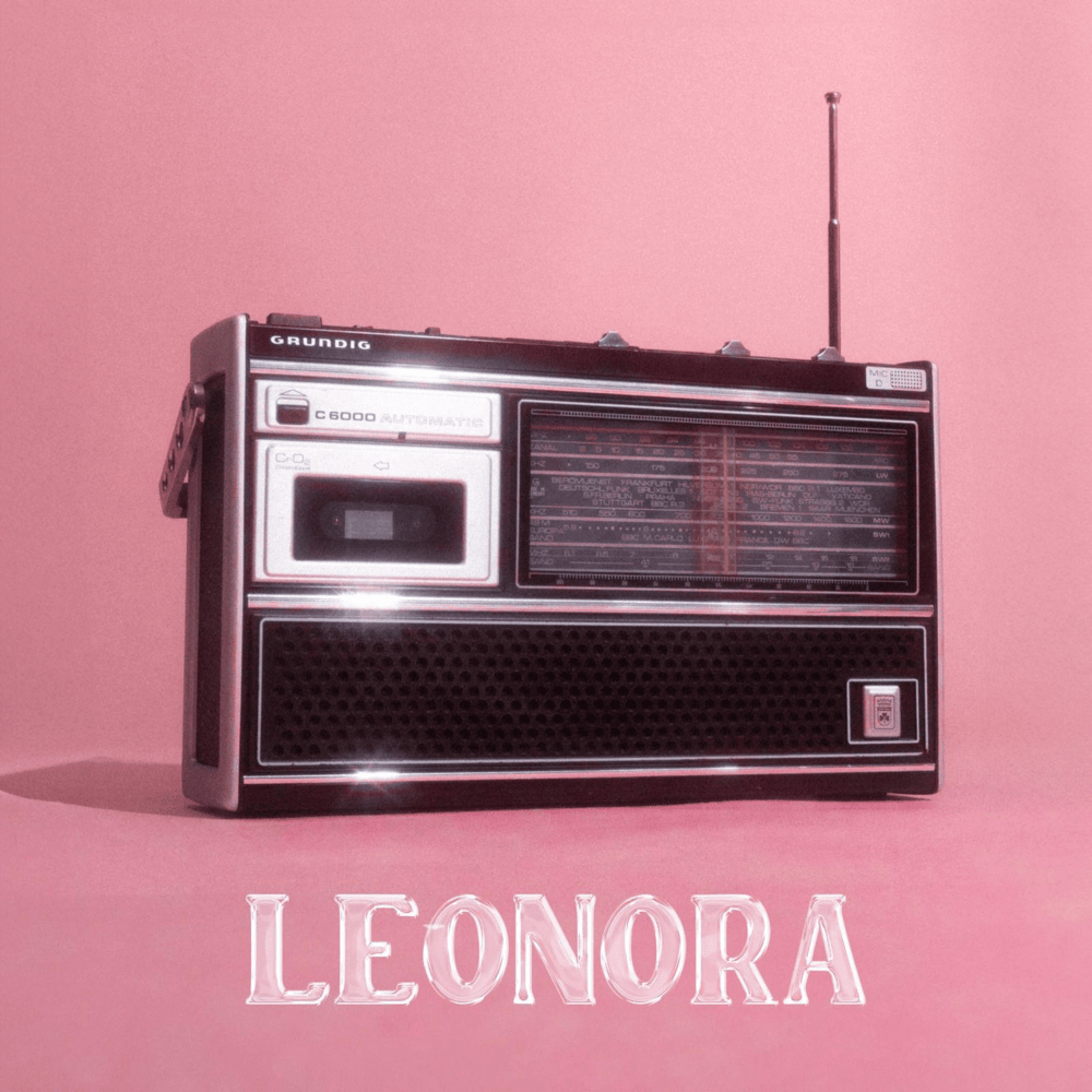 Album cover art for "SUPERSTATIC" by Leonora