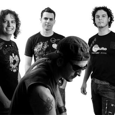 A Vida Tem Dessas Coisas by Quatro Fatos