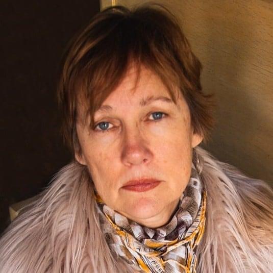Photo of Iris DeMent
