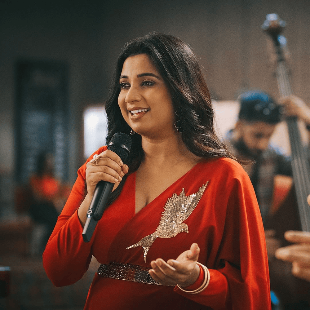 Shreya Ghoshal Profile Picture Photo of Shreya Ghoshal