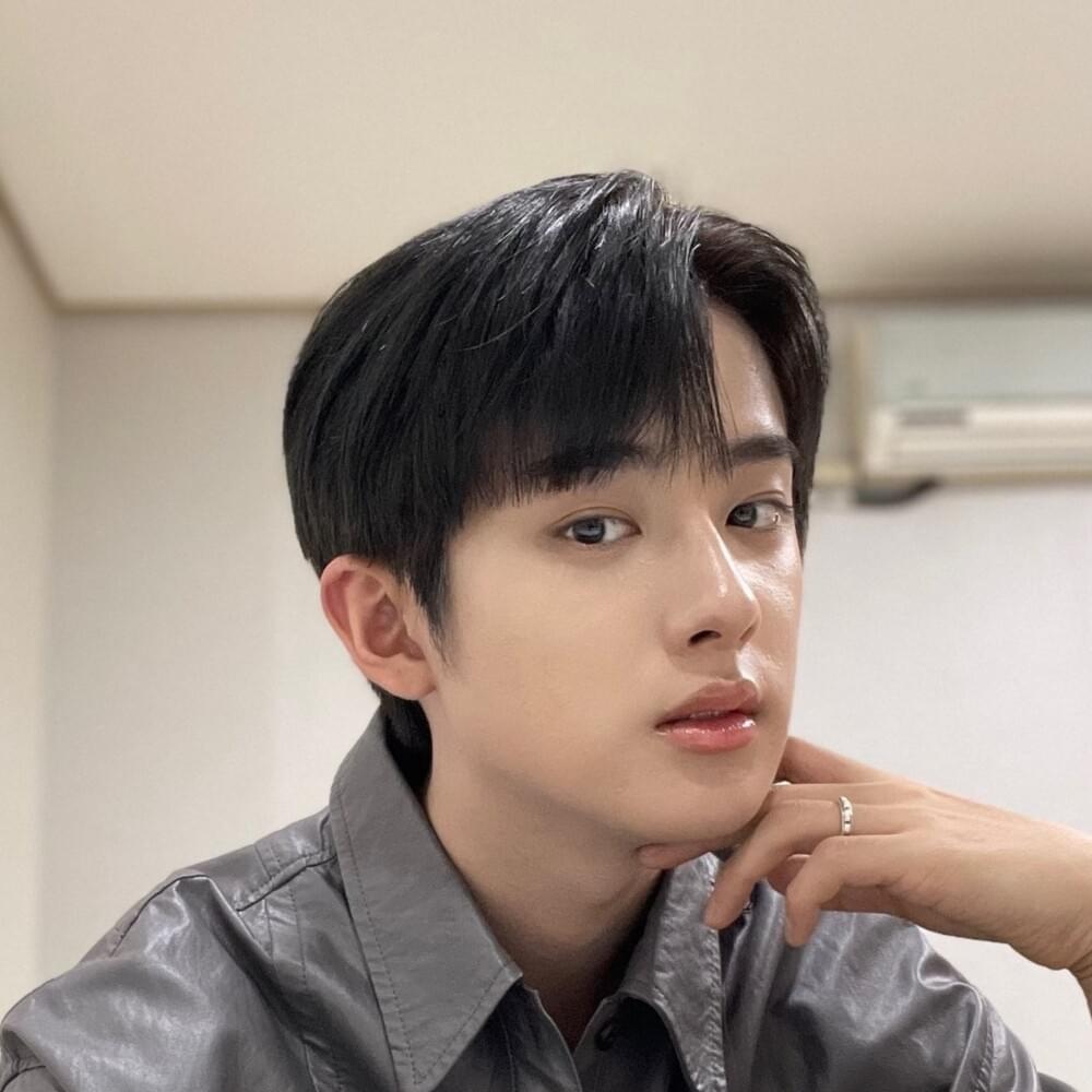 KIM MIN KYU (김민규) Profile Picture Photo of KIM MIN KYU (김민규)