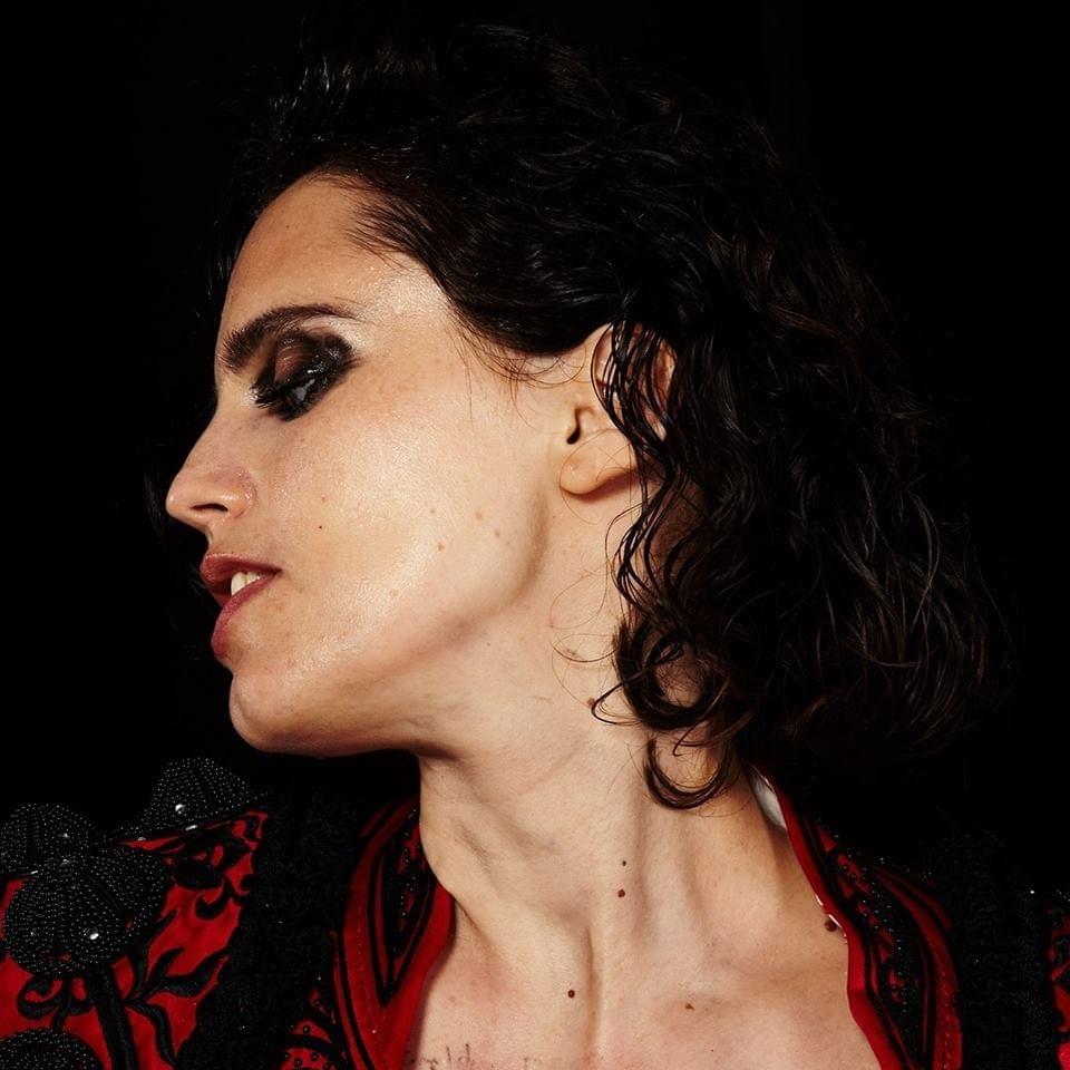 Anna Calvi Profile Picture Photo of Anna Calvi