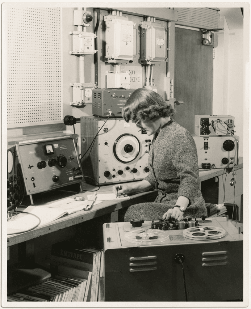 Album cover art for "Phensic" by Daphne Oram