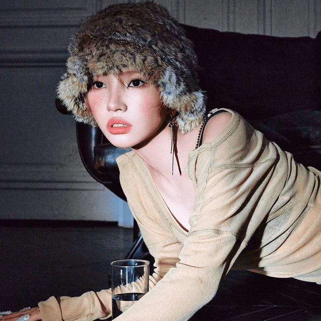 Cover image for JEON SOYEON (전소연)