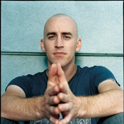 Tyrone Wells Profile Picture Photo of Tyrone Wells