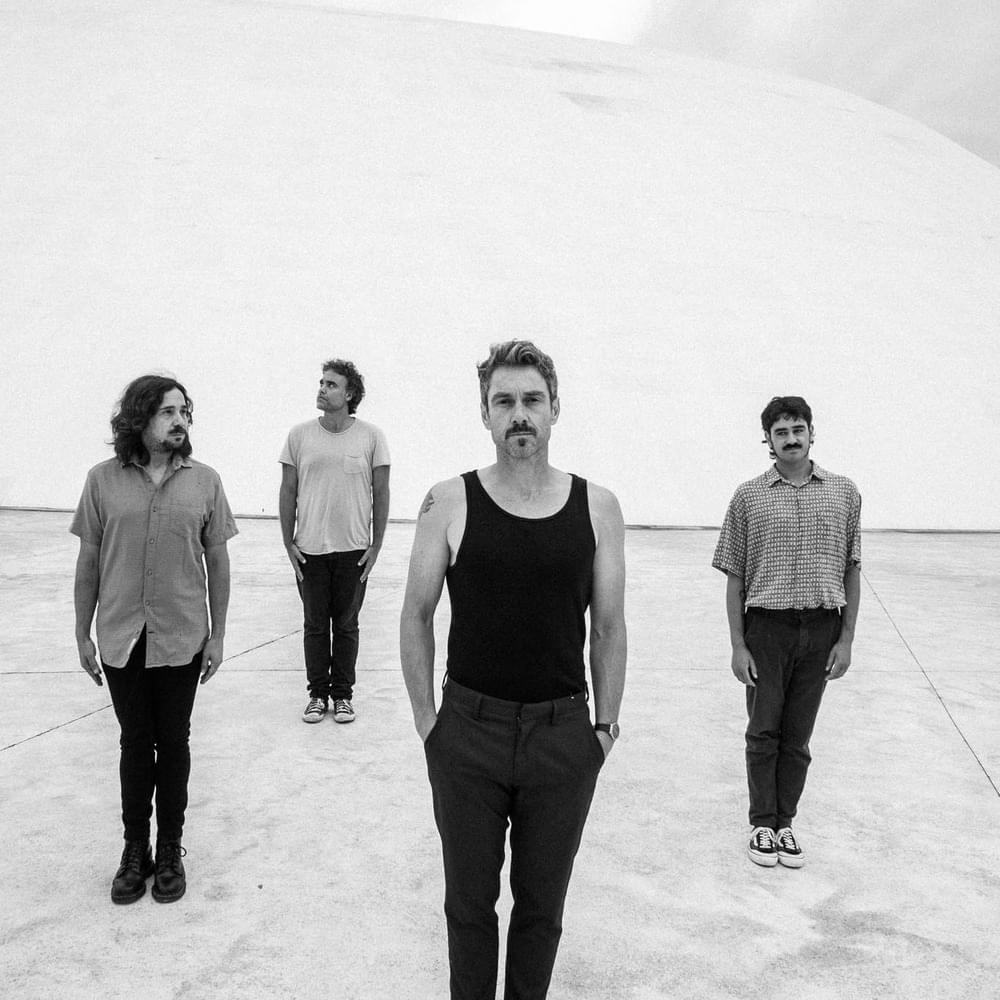Album cover art for "Dentro" by La Sonrisa De Julia
