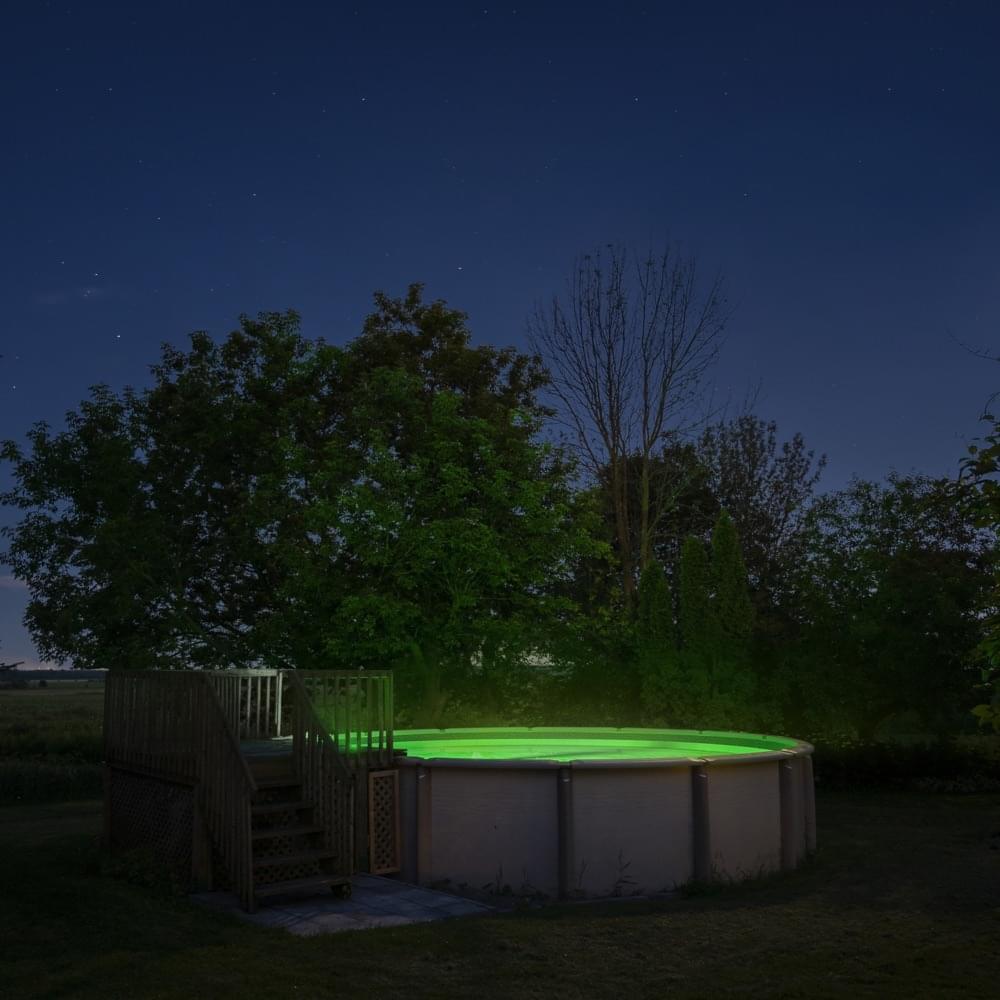 Album cover art for "Piscine hors terre" by Les Trois Accords