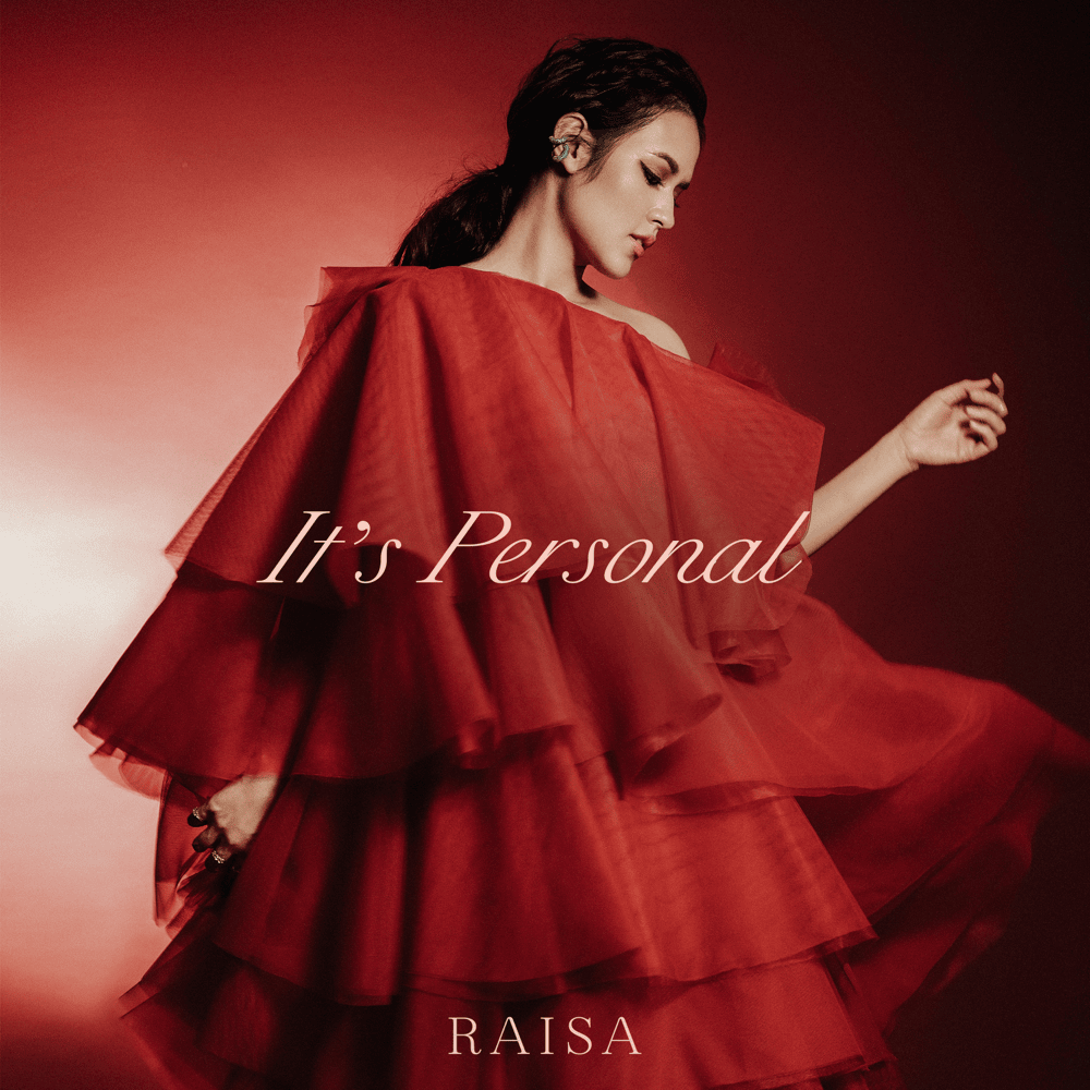 Album cover art for "Jangan Cepat Berlalu" by Raisa