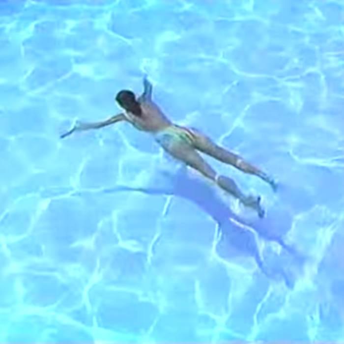 水中夢 (Underwater Dream) by 仮想夢プラザ (Virtual Dream Plaza)