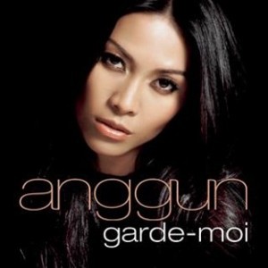 Album cover art for "Garde-moi" by Anggun & David Hallyday