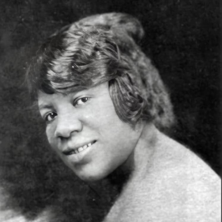 Photo of Clara Smith