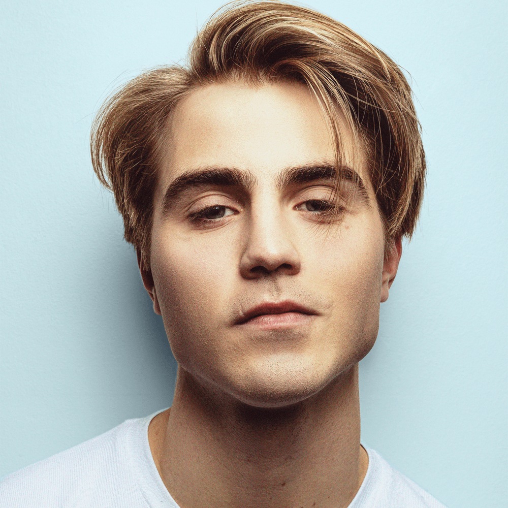 Album cover art for "Alleen Met Mij" by MAKSIM