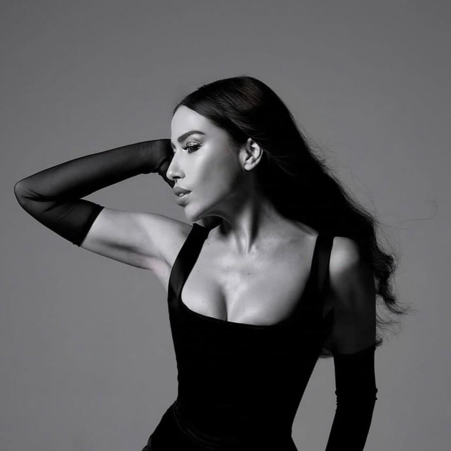 Burcu Güneş Profile Picture Photo of Burcu Güneş