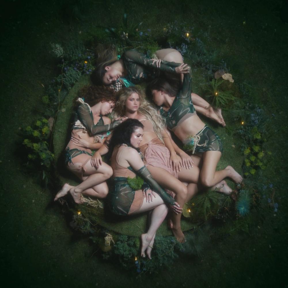 Album cover art for "Luna" by Sofía Reyes