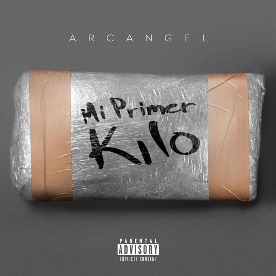Album cover art for "Mi Primer Kilo" by Arcángel