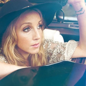 Ashley Monroe Profile Picture Photo of Ashley Monroe