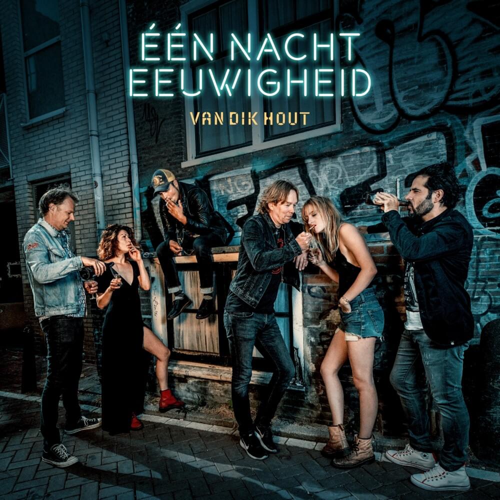 Zolang De Muziek Nog Klinkt by Van Dik Hout