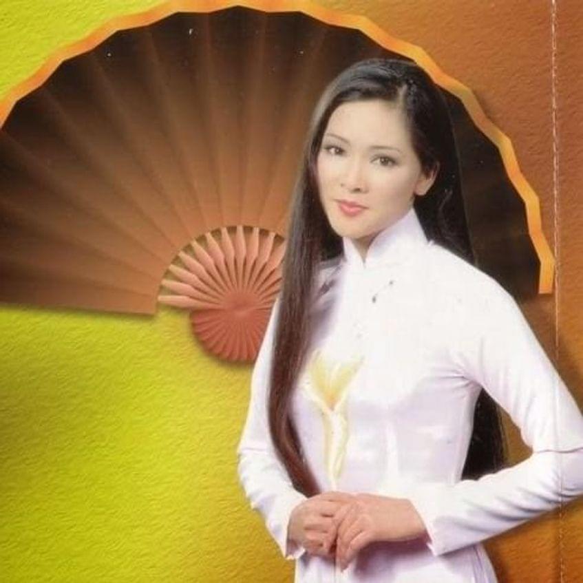 Album cover art for "Đường Xưa Lối Cũ" by Như Quỳnh