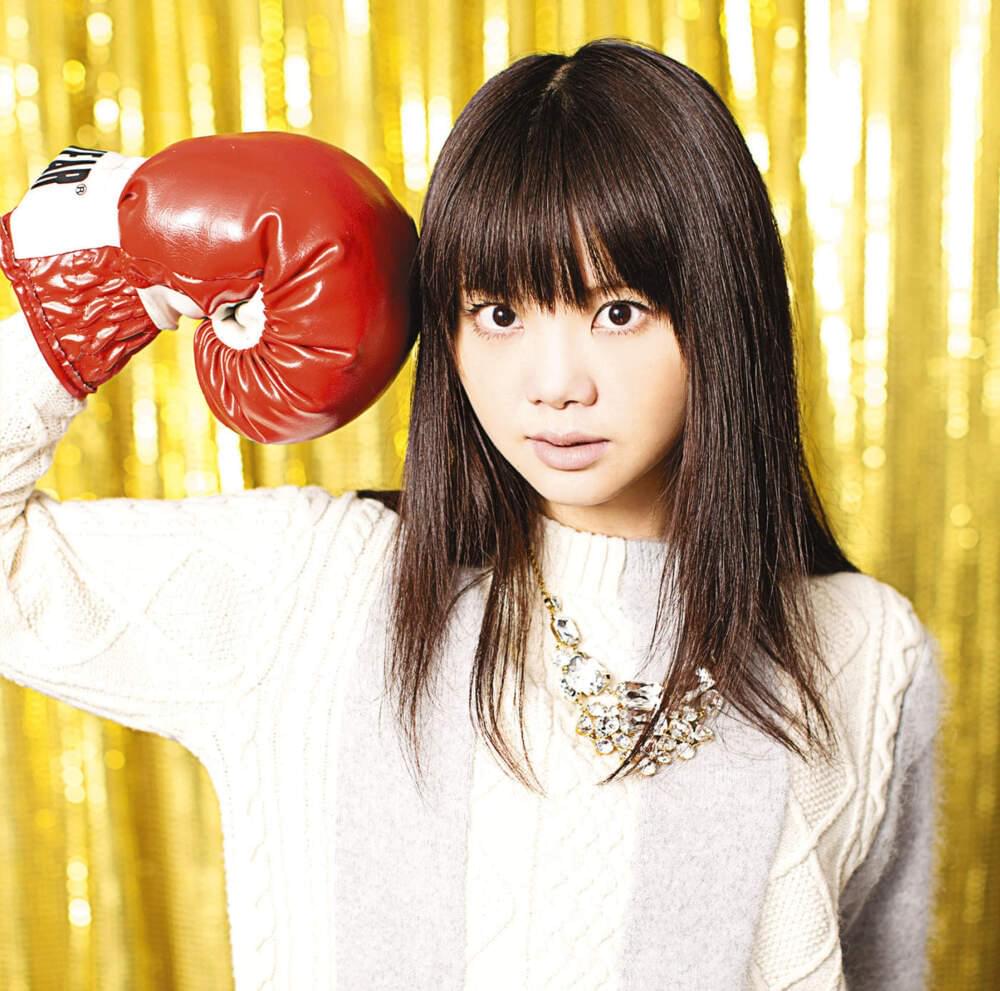 Album cover art for "GOLDEN GIRL" by いきものがかり (Ikimono Gakari)