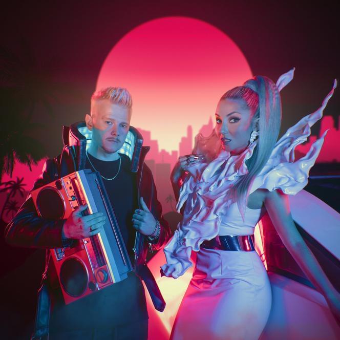 Album cover art for "Znikam" by Cleo (POL) & B.R.O (POL)