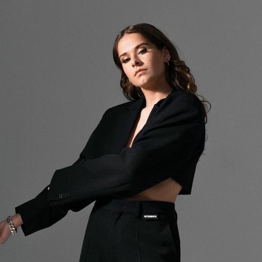 Cover image for Laura Tesoro
