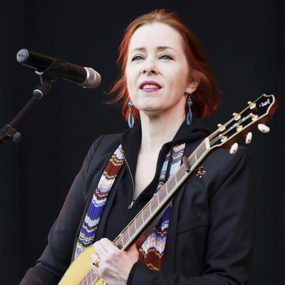 Photo of Suzanne Vega