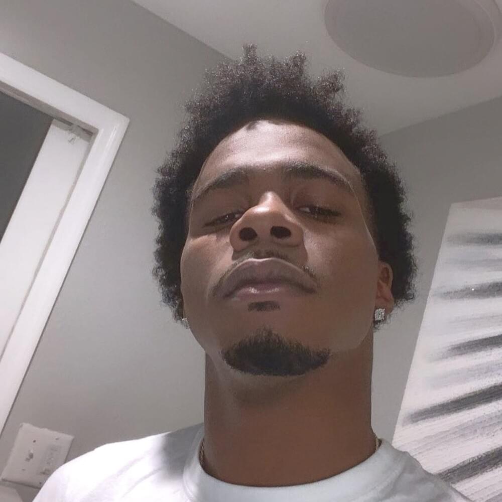 LaTheGoat Profile Picture Photo of LaTheGoat