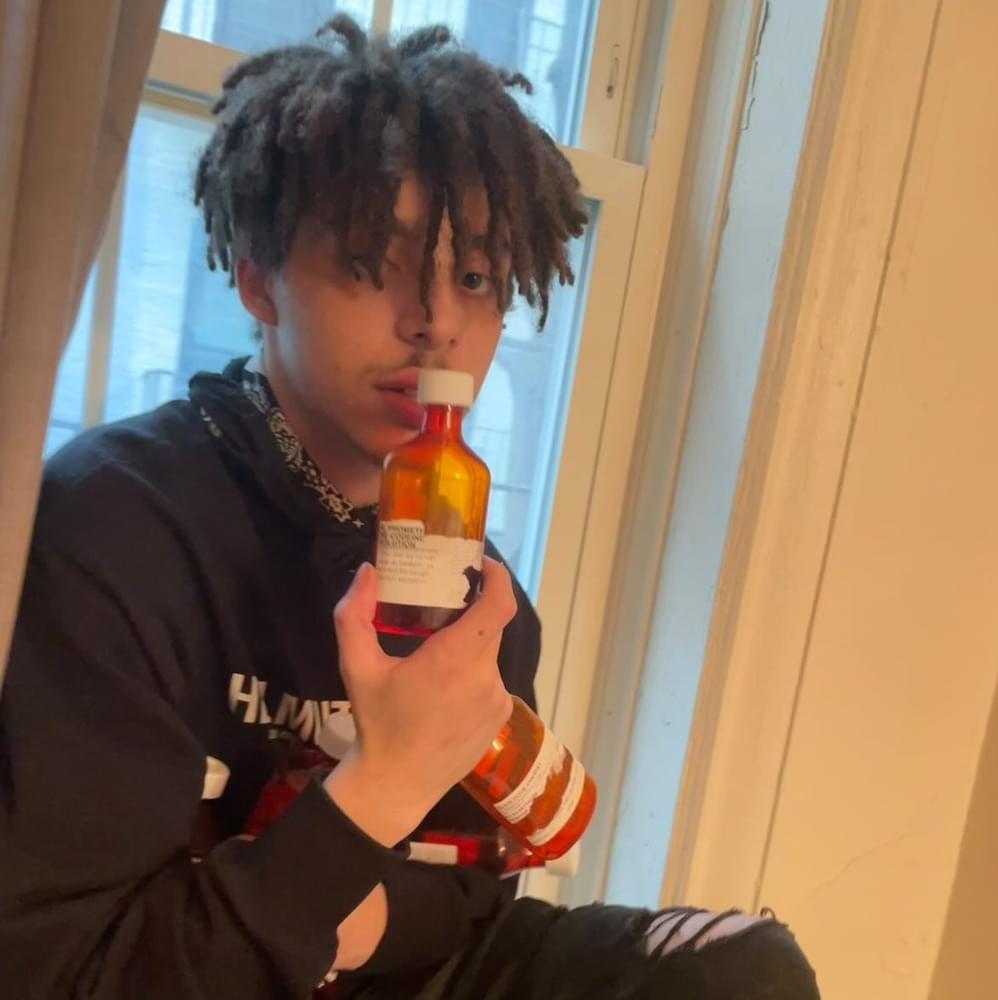 Album cover art for "zay come pour me up" by xaviersobased