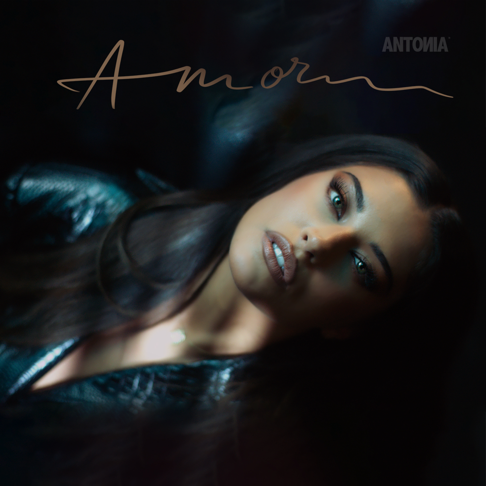 Amor by Antonia
