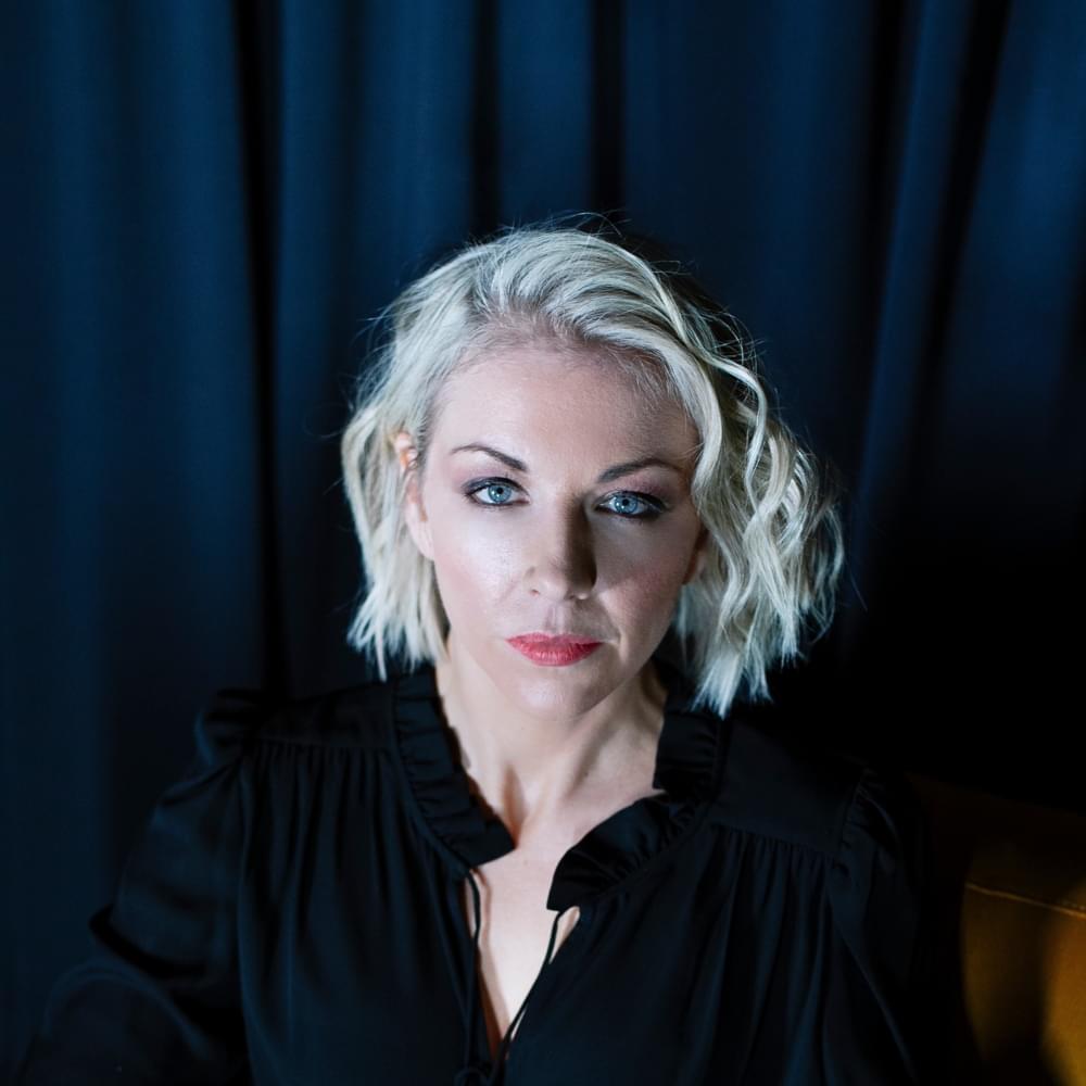 Lesley Roy Profile Picture Photo of Lesley Roy