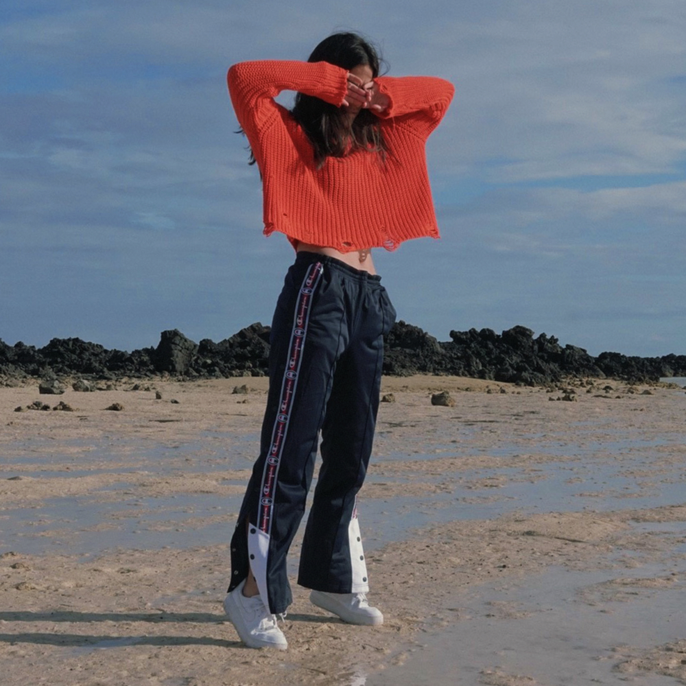 Album cover art for "Estamos Mal" by Sofi de la Torre